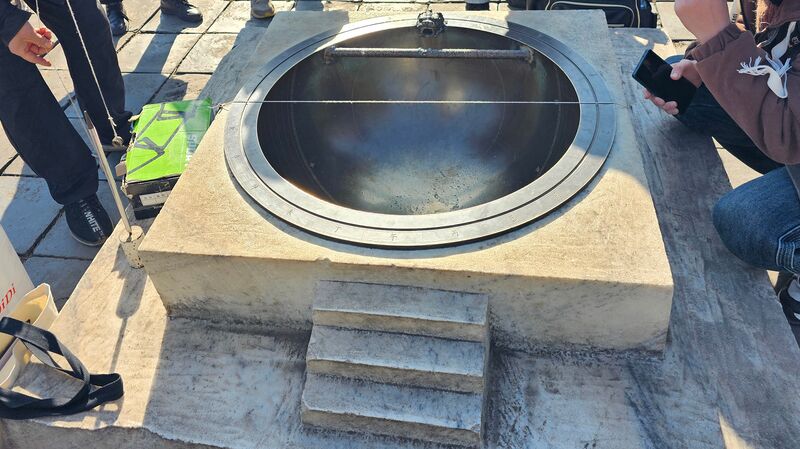 File:China histSundial as waterbassin.jpg