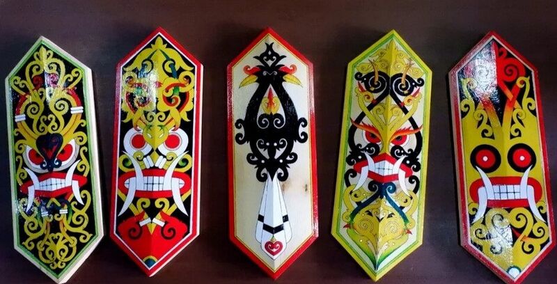 File:Talawang-Perisai-Tradisi-Suku-Dayak-941x480.jpg